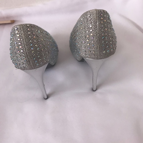 DONATED Rhinestone heels - Picture 5 of 5